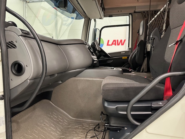 DAF CF 440 6×2 Sleeper Cab Dropside Drawbar Spec