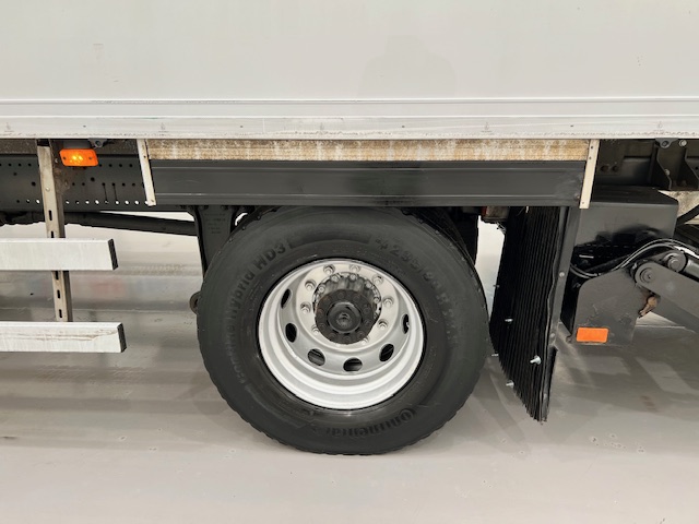 Mercedes Axor 1824 Day Cab Fridge Box