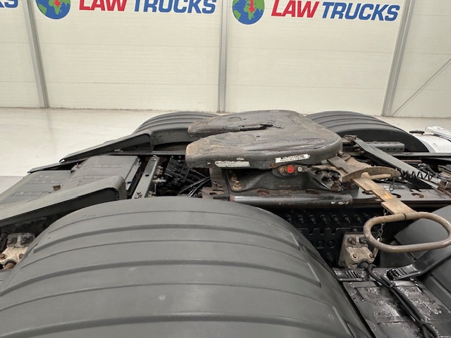 Volvo FM 450 6×2 Midlift Tractor Unit