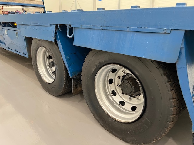 Scania 114 340 6×2 Sleeper Cab Beavertail