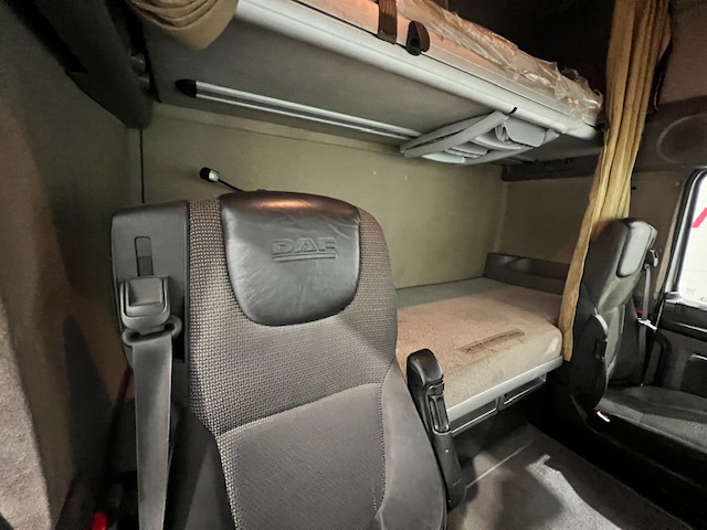 DAF XF105 460 6×2 Super Space Cab Tractor Unit