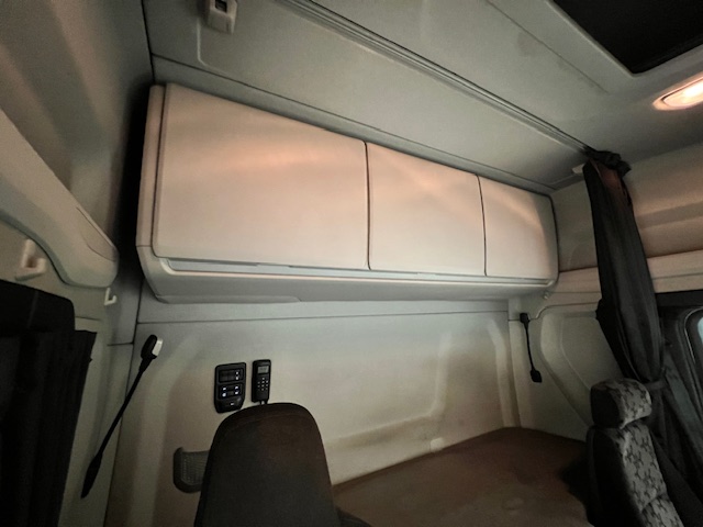 Scania R450 6×2 Midlift Highline Tractor Unit