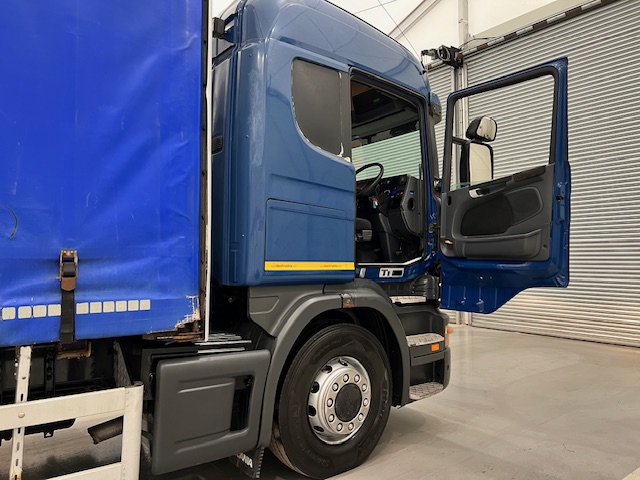 Scania G440 6×2 10 Tyre Sleeper Cab Curtainsider