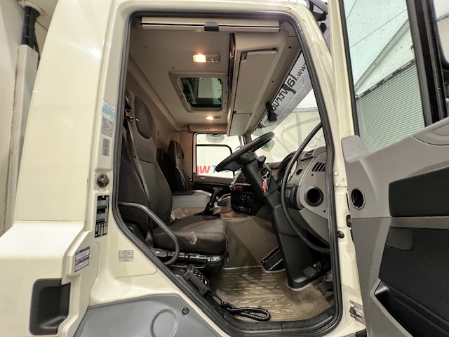 DAF CF 260 4×2 Day Cab Fridge Box