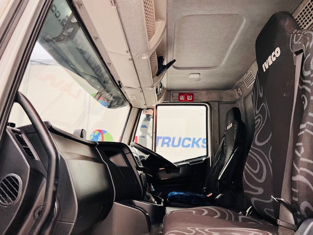 Iveco Stralis 310 AT 6×2 Box Van