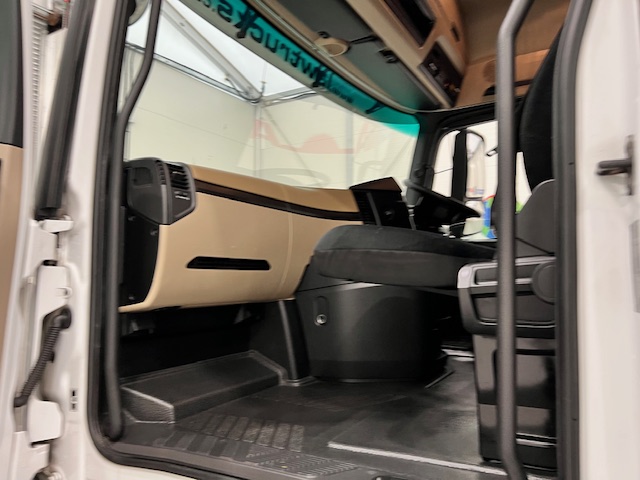 Mercedes Actros 2545 6×2 Midlift Tractor Unit