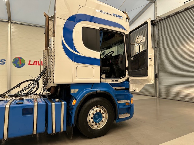 Scania R580 6×2 10 Tyre Rear Lift Tractor Unit PTO