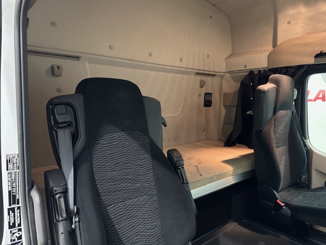 Mercedes Actros 1830 Sleeper Cab Box Van
