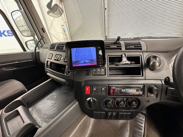 DAF CF 310 Sleeper Cab Curtainsider