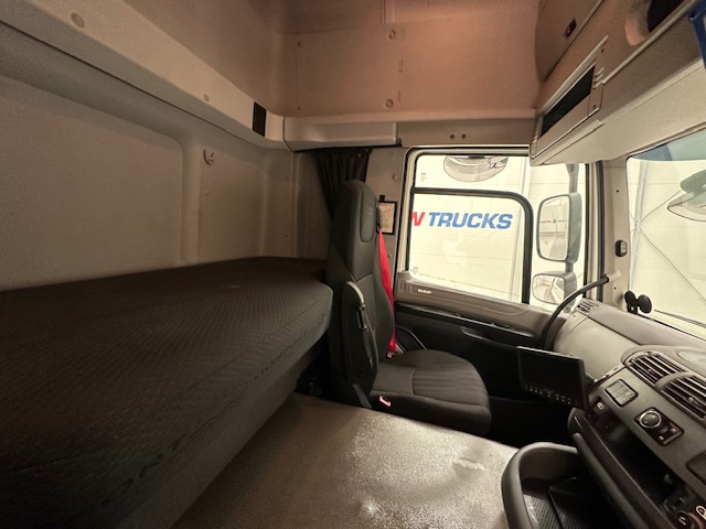 DAF CF 340 6×2 Sleeper Cab Rear Lift Dropside
