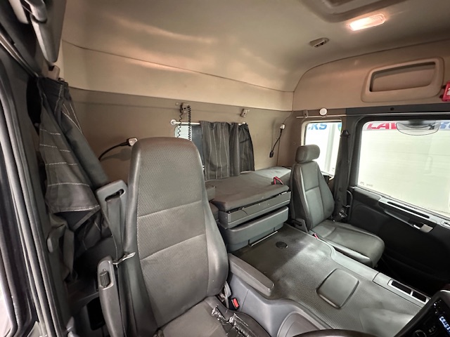 Scania P280 4×2 Sleeper Cab Box Van