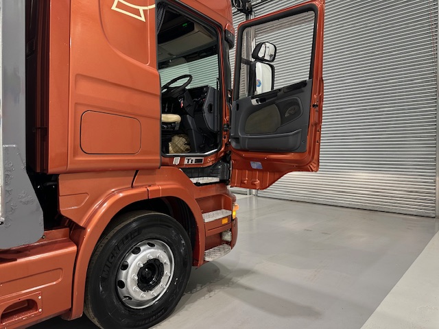 Scania R420 6×2 10 Tyre Rear Lift Flatbed Manual