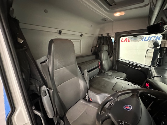 Scania P250 4×2 Sleeper Cab Fridge Box