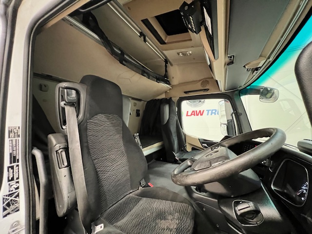 Mercedes Actros 1824 4×2 Sleeper Cab Fridge Box
