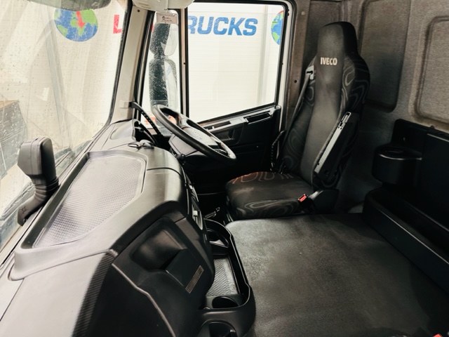 Iveco Stralis 310 AT 6×2 Box Van