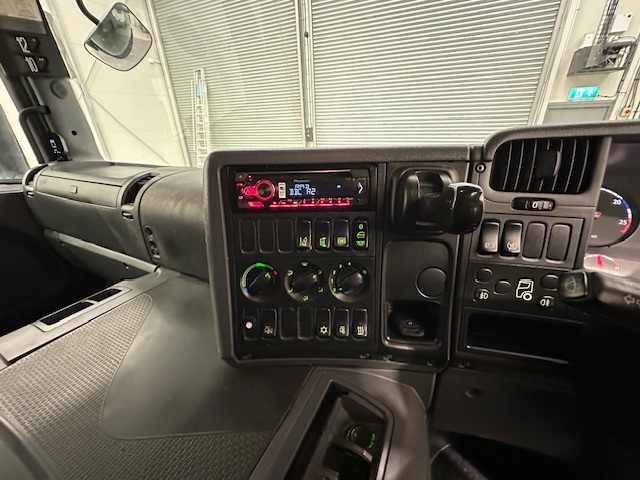 Scania P250 4×2 Sleeper Cab Fridge Box