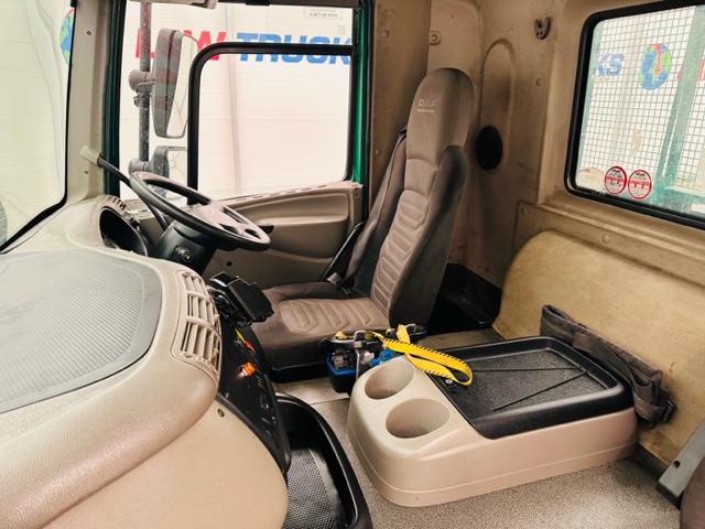 DAF CF75 310 Rear Lift Day Cab Dropside Brick Grab