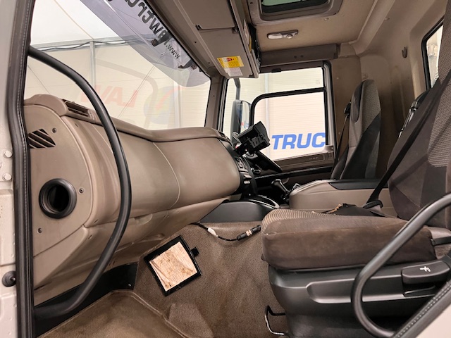 DAF CF85 410 8×4 Day Cab Hookloader Manual