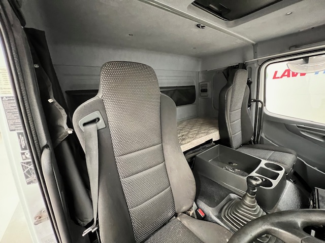 Mercedes Axor 2529 6×2 Rear Lift Sleeper Cab Fridge Box