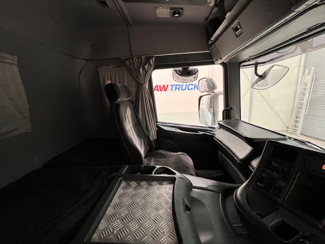 Scania P94 220 4×2 Sleeper Cab Box Van Manual