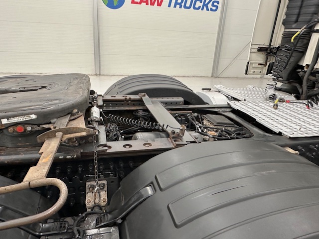 Volvo FM 450 6×2 Midlift Tractor Unit