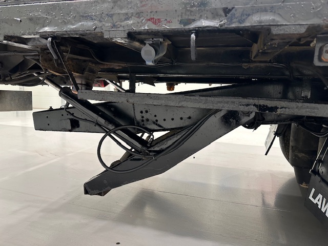 Scania 114 340 6×2 Rear Lift Day Cab Beavertail