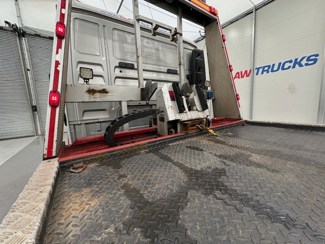 MAN TGL 12.220 Crew Cab Tilt and Slide