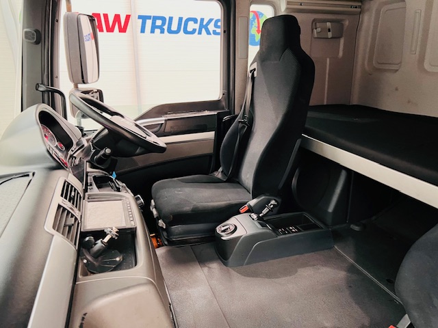 MAN TGM 18.250 Sleeper Cab Curtainsider
