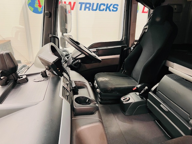 MAN TGS 26.340 6×2 Rear Steer Curtainsider