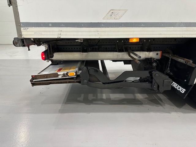 Mercedes Antos 1827 Day Cab Fridge Box