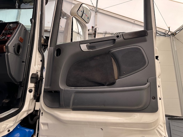 Scania R580 6×2 10 Tyre Rear Lift Tractor Unit PTO