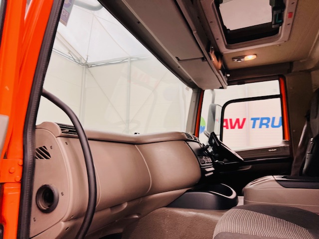 DAF CF75 310 6×2 Rear Lift Day Cab Curtainsider