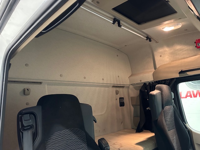 Mercedes Actros 1830 Sleeper Cab Box Van