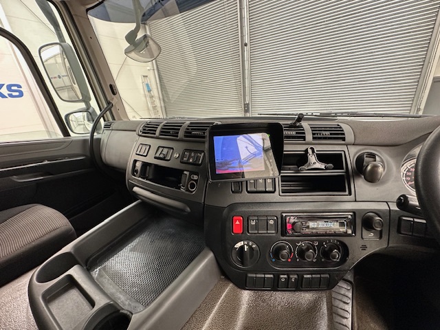 DAF CF 310 Sleeper Cab Curtainsider