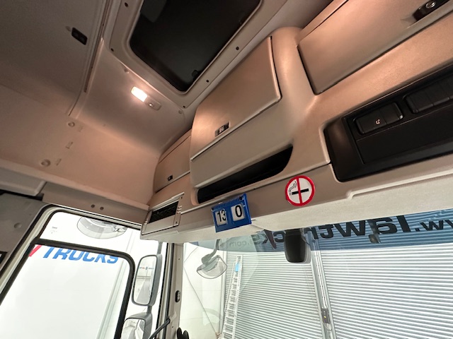 DAF CF 340 6×2 Sleeper Cab Rear Lift Dropside