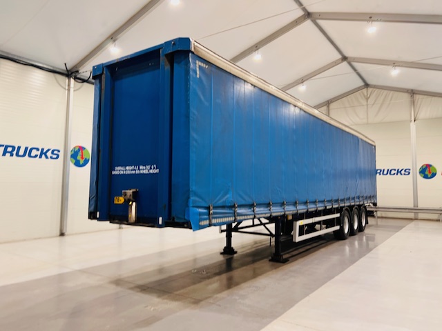 SDC Tri Axle Curtainsider Trailer