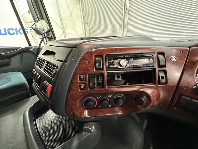 DAF XF95 430 4×2 Tractor Unit Manual