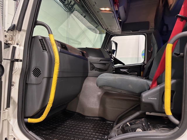 Volvo FM 450 Dropside Brick Grab Drawbar