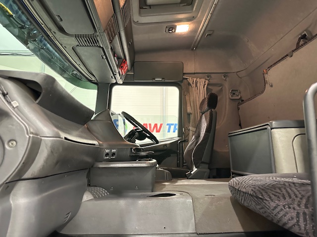 Scania 114 340 6×2 Rear Lift Sleeper Cab Curtainsider