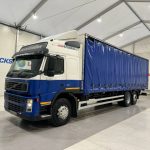 Volvo FM 300 6×2 Sleeper Cab Curtainsider - thumbnail