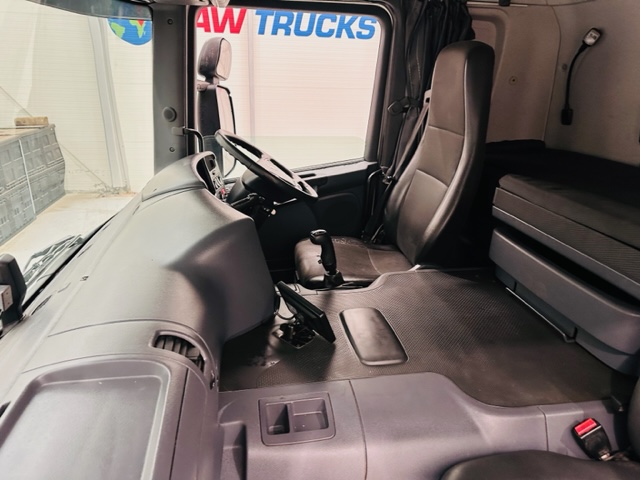 Scania P250 4×2 Sleeper Cab Box Van Manual