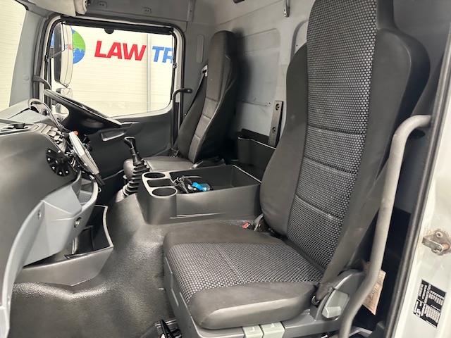 Mercedes Axor 1824 Day Cab Box Van