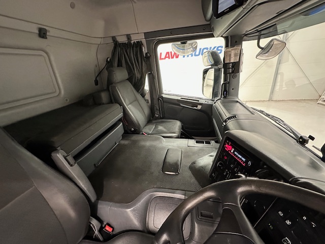 Scania P250 4×2 Sleeper Cab Fridge Box