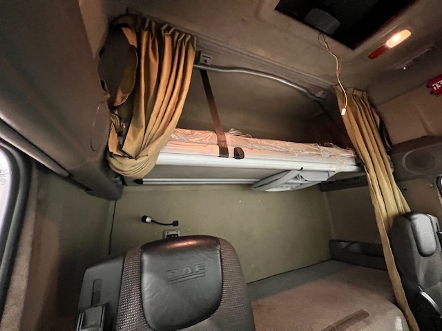 DAF XF105 460 6×2 Super Space Cab Tractor Unit