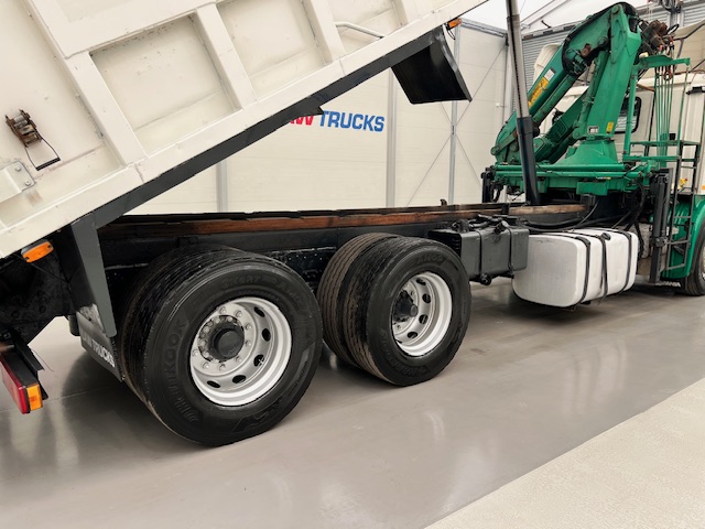 Scania P270 10 Tyre Day Cab Bulk Tipper with Crane