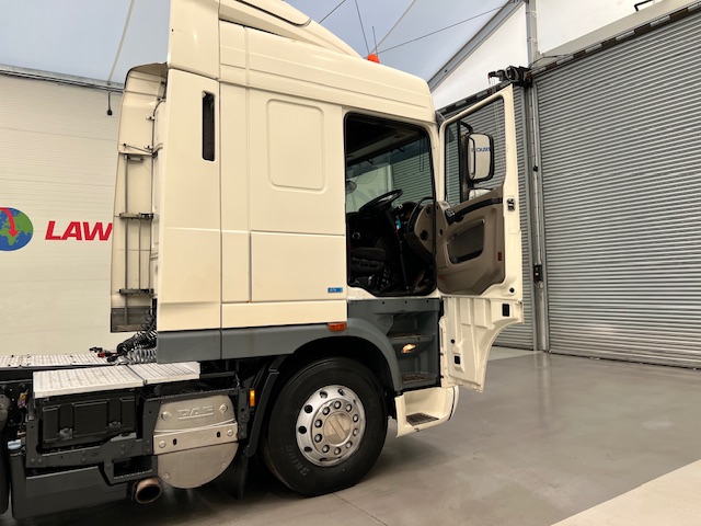 DAF XF105 460 6×2 Space Cab Tractor Unit