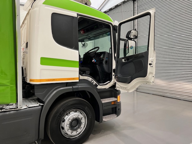 Scania P280 6×2 10 Tyre Rear Lift Curtainsider