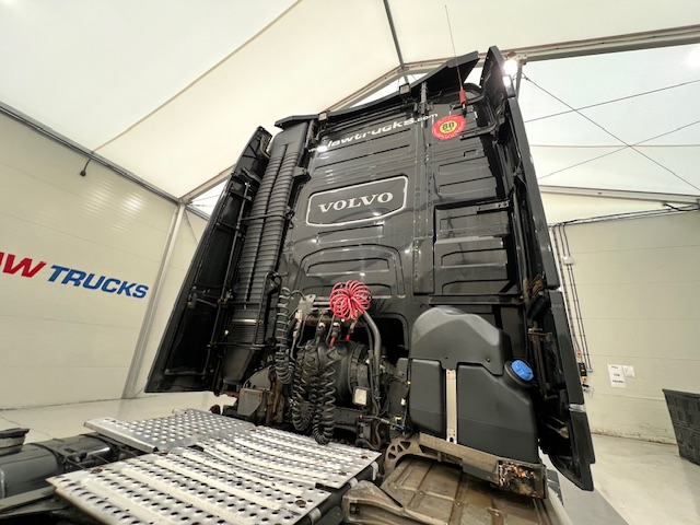 Volvo FH16 750 6×2 Midlift Tractor Unit