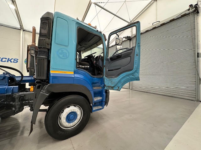 Hino 700 4123 8×4 Cement Mixer