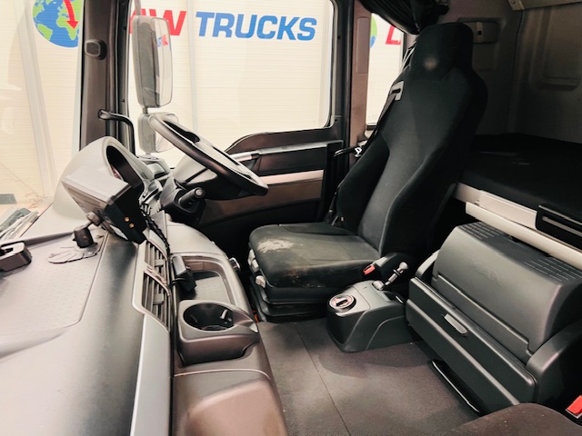 MAN TGS 26.340 6×2 Rear Steer Curtainsider